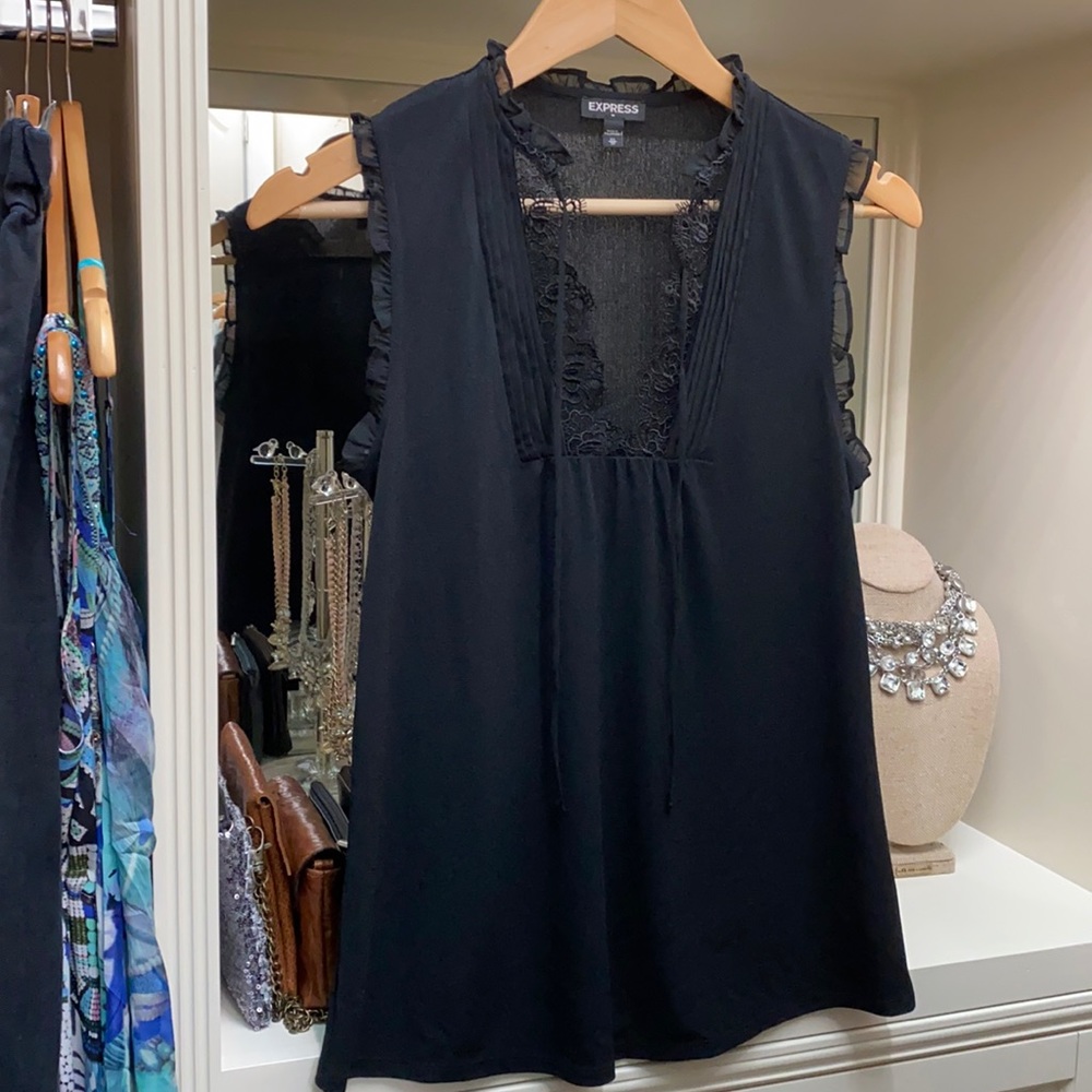 Sleeveless shirt